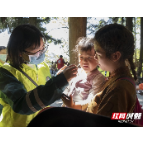 张家界市人民医院百名“旅游医生”志愿者出征服务游客