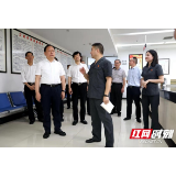 省人大常委会副主任周农一行到永定区人民法院调研
