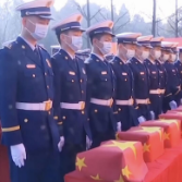 视频丨国旗盖身 英雄“归队” 常德桃源23名散葬烈士集中迁入烈士陵园