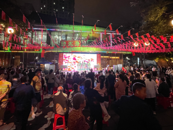打卡武陵丨常德老西门国庆“破圈”：文艺老街“整”出新滋味