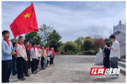 桃源县大平小学开展清明祭扫烈士陵园活动