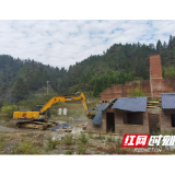 永定区天门山镇： 强力拆除违章建筑 助推“土壤污染整治项目”