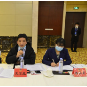 张家界：市政协八届一次会议举行分组讨论