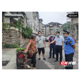  桑植县委政法委干部奋战一线抗疫情