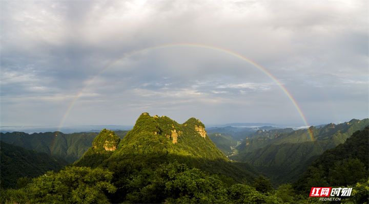 惊艳！慈利四十八寨景点上空现彩虹美景