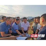 桑植：张冲就官地坪镇烈士陵园和移民文化广场建设项目现场办公