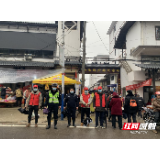 永定区合作桥乡：巧借赶集日 “志愿红”携手“警服黑”开展系列宣传活动