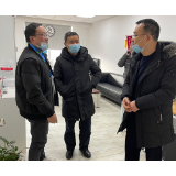 张家界市生态环境局：许忠亮到市政务服务中心看望慰问工作人员