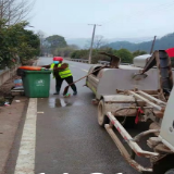 永定区茅岩河镇：春节环卫不打烊  坚守岗位清扫忙