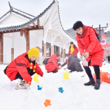 张家界七星山首届堆雪人大赛启幕！太空兔、小熊维尼等雪人颜值高