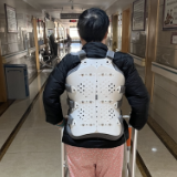 张家界市中医医院骨伤二科成功开展首例脊柱侧弯后凸畸形矫正手术