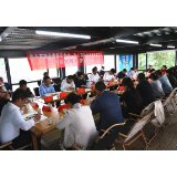 传播网上好声音 慈利县委书记与网络达人座谈 