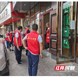 永定区大庸桥街道名流园社区：用“党员红”守护“城市绿”