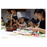 携手走进黄龙洞 快乐研学庆“六一”