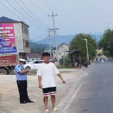 永定区：“赤膊男”交通肇事驾车逃逸 交警抽丝剥茧人车俱获