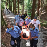 张家界：黄石寨景区管委会紧急救助突发疾病游客