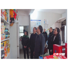 桑植：曹飞到洪家关白族乡调研食安创建工作