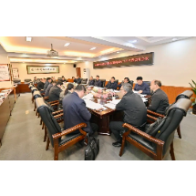 王洪斌专题调度全市棚户区改造专项整治和耕地保护工作