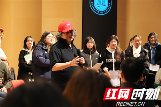 国际著名指挥艺术家汤沐海来张家界学院讲学