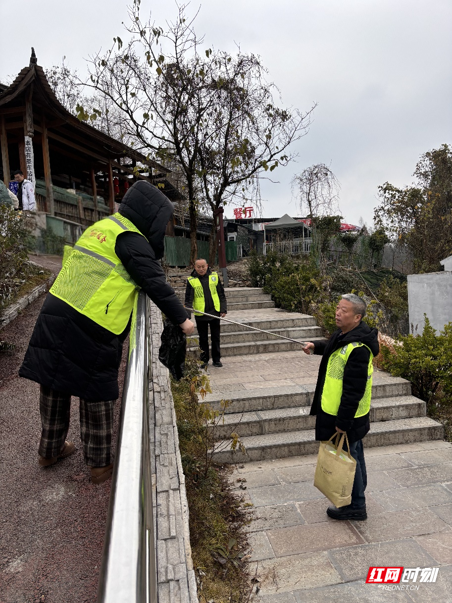 张管局市场经营部开展十二月“全员清洁日”活动