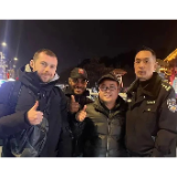 “中国警察，很棒！”