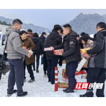慈利县苗市镇：以行动破“冰” 用真情暖心