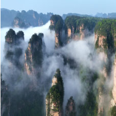 张家界武陵源：水绕四门峰林如画 百龙天梯云海壮阔