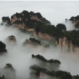 中国旅游日，杨家界现“千里江山图”