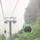 【“五一”游张家界】张家界：索道在云雾中穿梭，山在虚无缥缈间