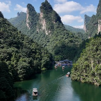 张家界：清凉宝峰湖 避暑山水间（组图）