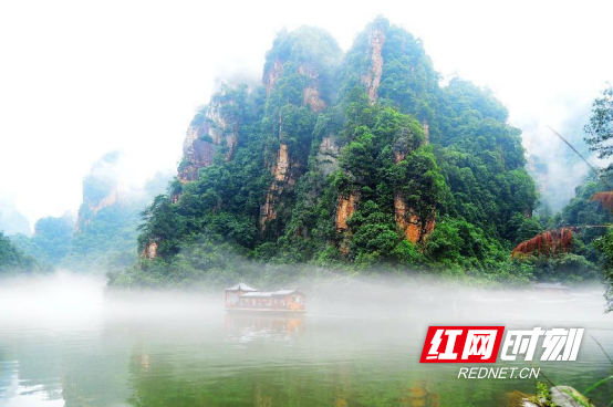 张家界宝峰湖：错峰体验山水之美