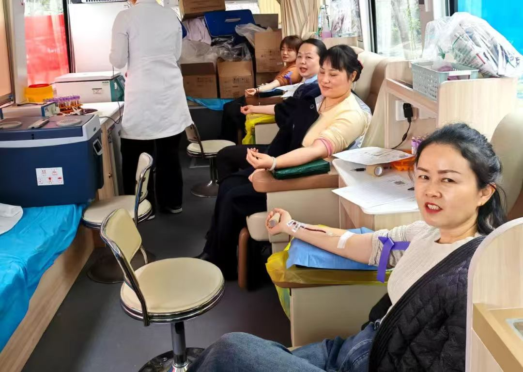 汇聚爱心暖流——张旅集团组织献血活动
