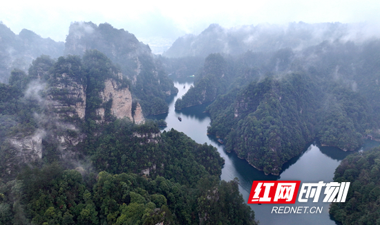 当“烟雨”遇上宝峰湖，一场绝美的视觉盛宴就此拉开帷幕！