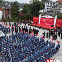 贺晓明授旗!桑植县“我的长征”红色教育主题实践活动正式启航