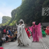 张家界宠游客｜沉浸式体验！天门狐仙演员巡游天门山 用表演感动八方游客