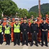 张家界宠游客｜武陵源五一旅游迎火热 交警全员上岗护平安