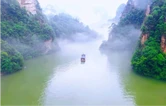 宝峰湖雨天游览指南：烟雨入画 解锁别样仙境