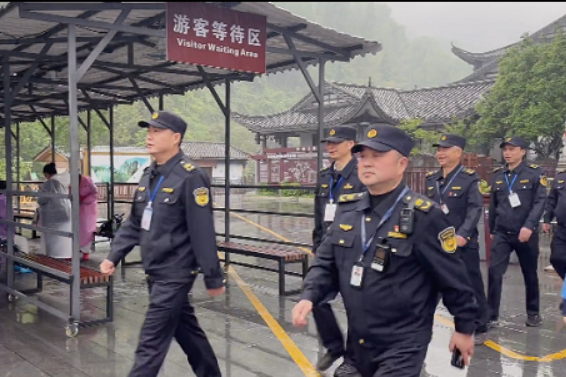张家界宠游客｜坚守岗位护出游 暖心服务显担当——吴家峪门票站全力护航五一假期旅游接待