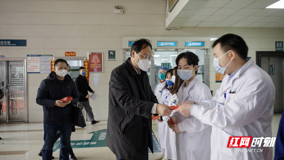 “你们辛苦了！”南华大学党委书记一行慰问附属医院一线医务人员