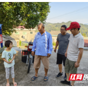 石门子良镇茶园湾村：开学第一天，护航“小花朵”