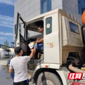武陵区掀起秋季“治超”攻势