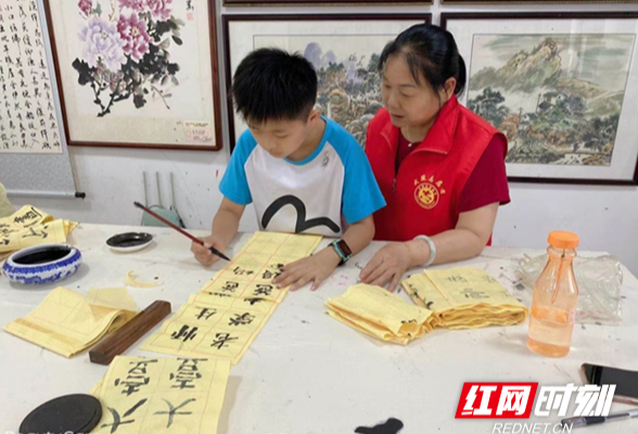 身边好人|永安街道甘露寺社区：助人为乐的“李阿姨”