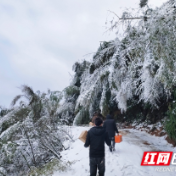 常德：大山深处的踏雪人