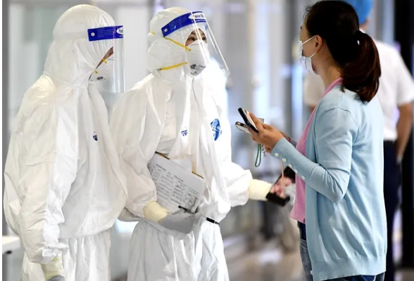 桃花源机场到达旅客 需查验48小时内核检阴性证明