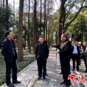 市领导调研职业教育时要求 培育“双师型”团队 培养高技能人才
