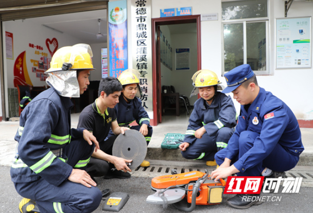 常德消防：上门“问诊”乡镇专职消防队车辆装备