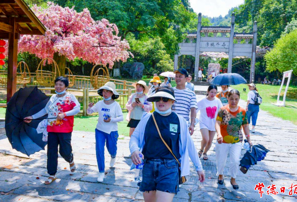 8月1日，常德桃花源旅游区共接待游客2.1万人次