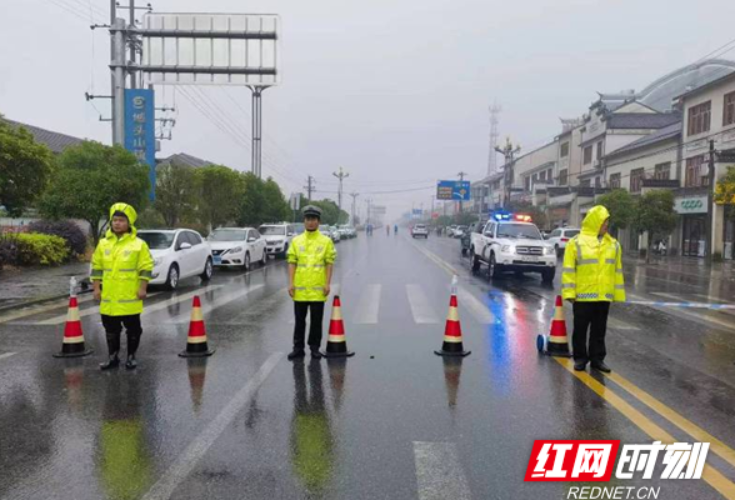 澧县交警助力2023中国·城头山首届自行车公开赛取得圆满成功