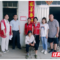 安乡：开展“以小爱之举，暖夕阳之寂”居家养老上门服务