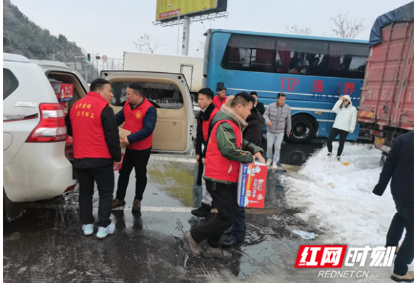 以雪为令！武陵交通积极应对低温冰雪天气